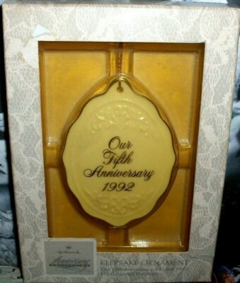 Our Fifth Anniversary`1992`Love Is The Beginning Of Many Happy Memories.Hallmark