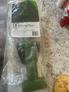 Flora Flex quick disconnect pipe system 3/4' T/fitting