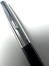Vintage black Parker 21 Fountain Pen