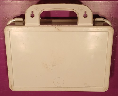 Nice-NORFOLK SOUTHERN Railroad First Aid Kit "Perfect For A Model Train Room" - Picture 2 of 5