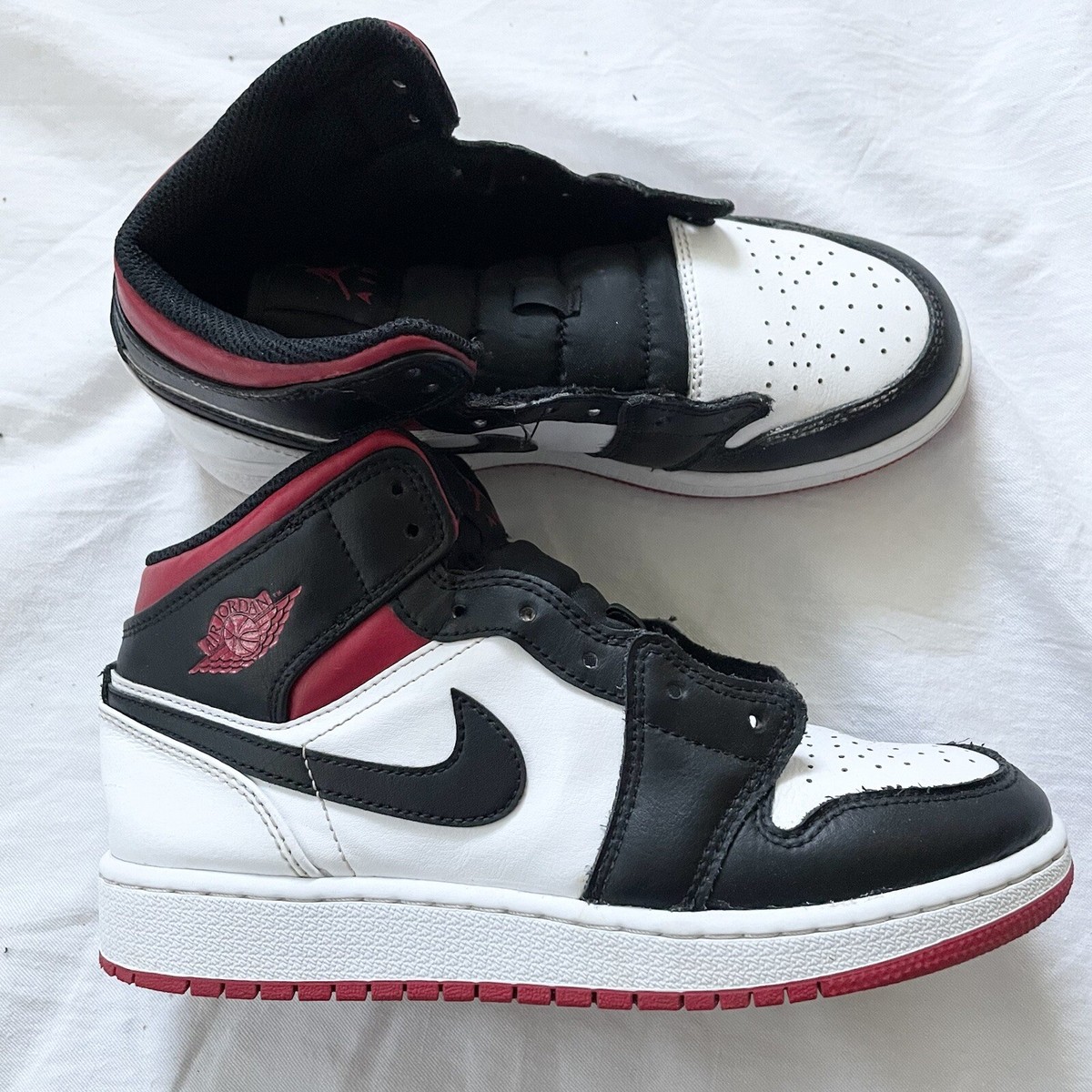 Air Jordan Mid Gym Red Black Toe Youth Size Shoes Sneakers