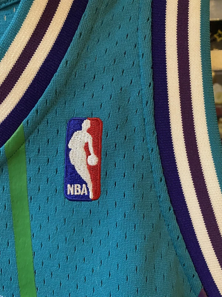 Футболка универсального игрока Alonzo Mourning 92-93 Mitchell And Ness мужская размер средний  - Изображение 4 из 4