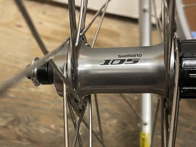VGC Shimano 105 HB-5700 + Mavic Open Pro 700c 32H Wheelset w QR