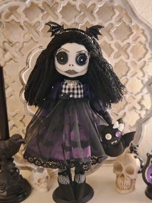 Monster Doll + Fledermaus Gothic OOAK Puppe Creepy Doll Stoffpuppe Spooky lila