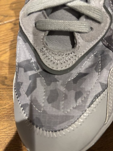 Size 8- adidas Ozweego - Picture 7 of 17