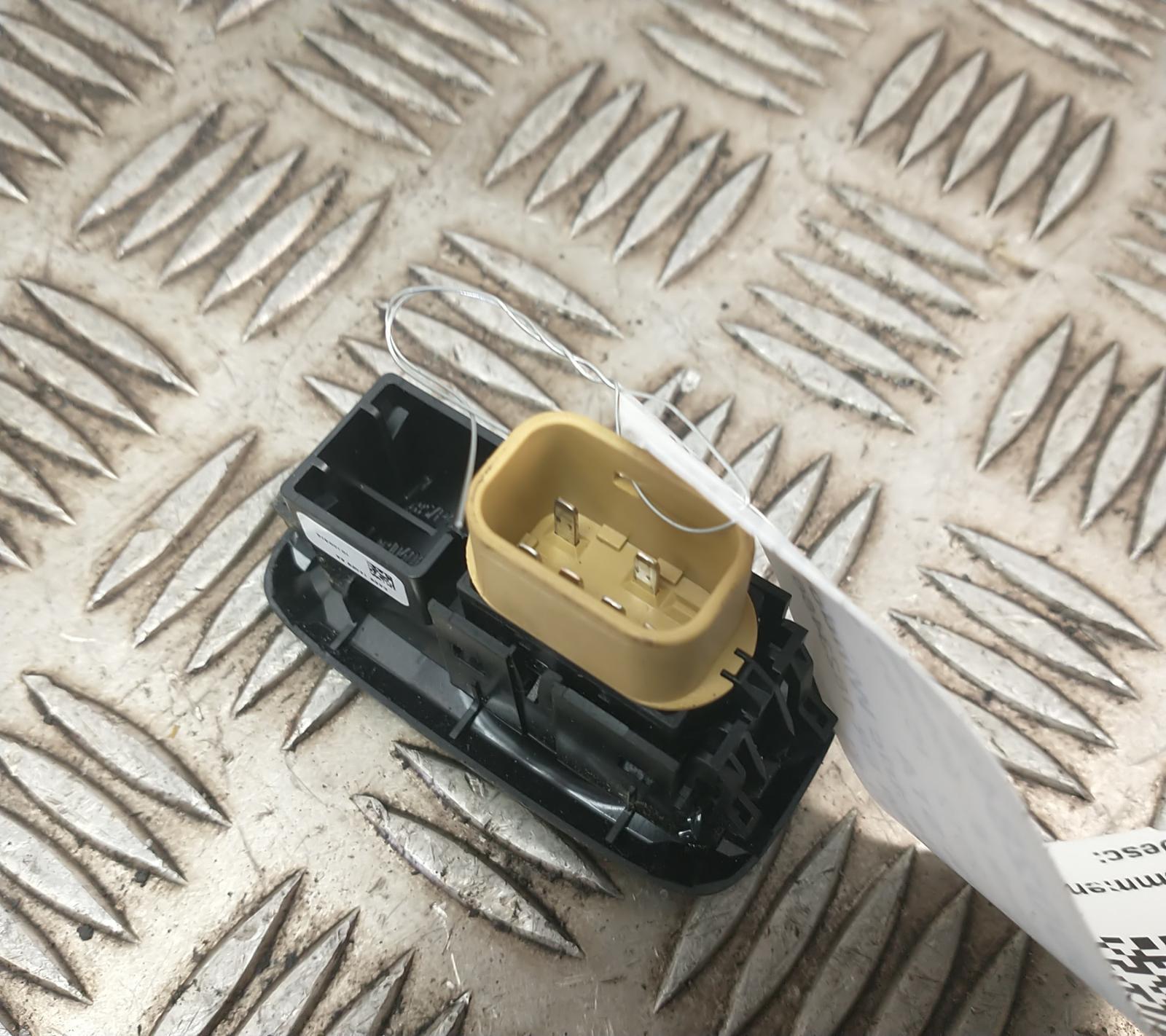 Electric Window Switch FORD FIESTA 20082018 PART NUMBER 1823466 CA69