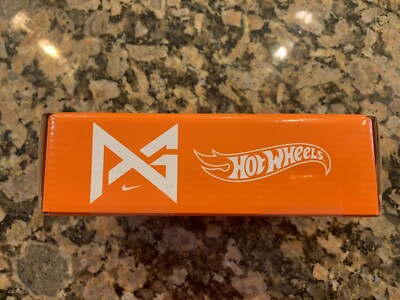 Hot Wheels RLC 2022 Paul George X Nike X Hot Wheels Circle Tracker