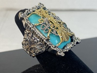 Brand new Faux Turquoise Ring w/ Ornate Sparkly 2 Tone Metalwork Atop Size 7