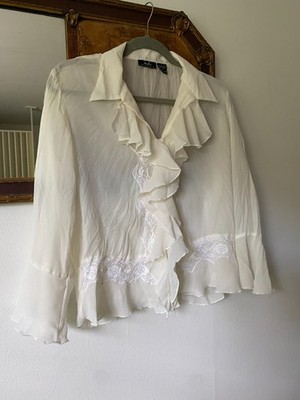 Vintage y2k White Lace Ruffle Bell Sleeve Sheer Boho Blouse Medium