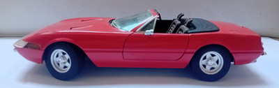 Ferrari 365 GTS 4 1:18 Solido Diecast Model Car Vintage Daytona Spider