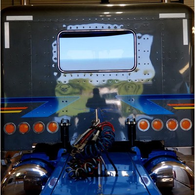 PFT-RW-BG Rear window Peterbilt bus glass 20''x37'' (Replaces oem# 20490aa) (Inclu