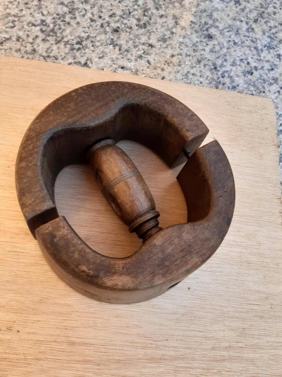 N°1) OLD TOOL, OUTIL ANCIEN PINCE DE GANTIER XIXe SUR PIED