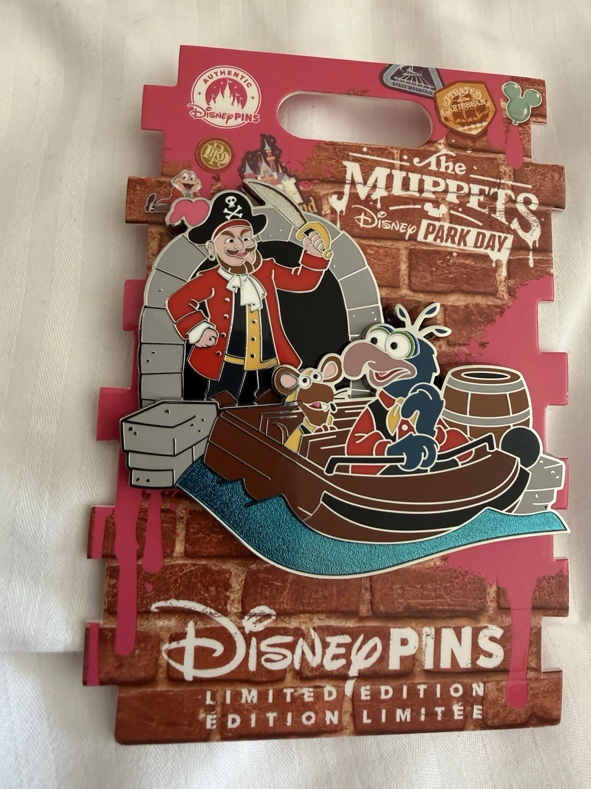 Disneyland Muppets Day Pin Gonzo On Pirates of the Caribbean In Hand LE 3000