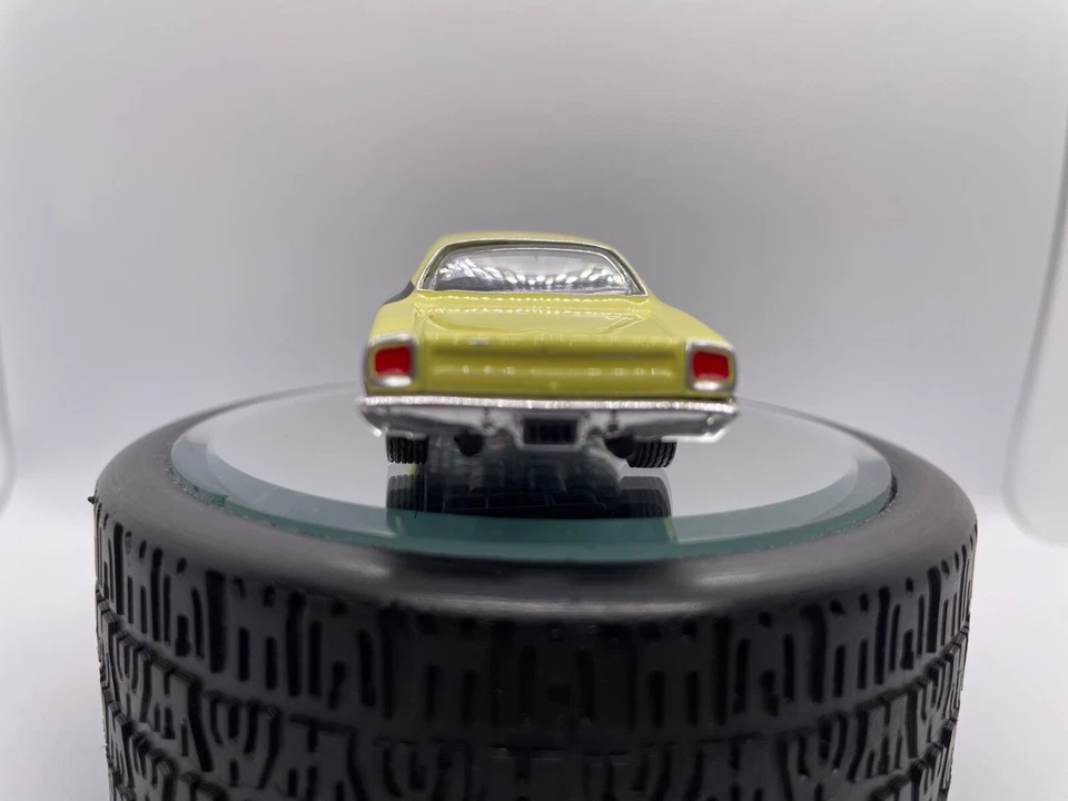 M2  1969 1/2 Plymouth Road Runner 440 6-Pack Barn Find - 1/64th - Loose - Image 4 of 4