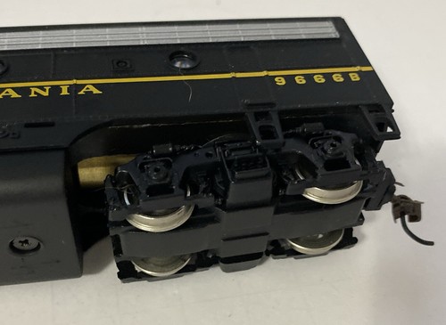 Bachmann Plus Premium HO Pennsylvania Railroad PRR EMD F7B #9666B NUOVO/scatola aperta - Foto 8 di 10