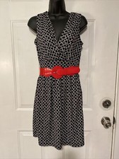Roz&Ali Women's SZ 4 Abstract Black & White Red Belted V neck dress