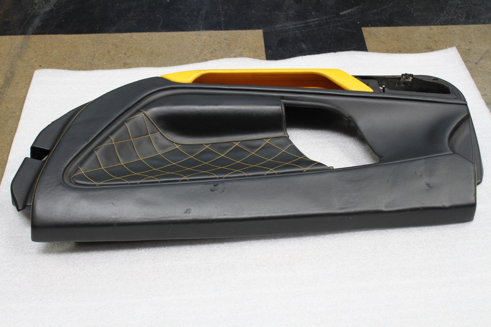Lamborghini Gallardo, RH, Right, Front Door Trim Panel, Black/Yellow, Dmg, Used