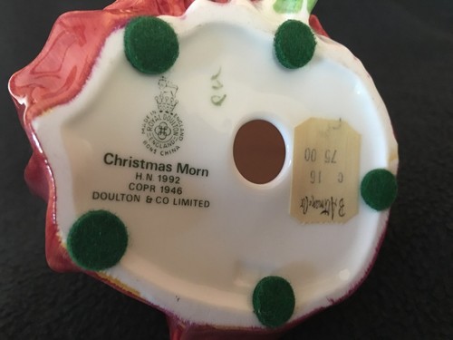 Royal Doulton Figurine Made in England - Vintage "CHRISTMAS MORN" HN 1992 - Picture 5 of 5