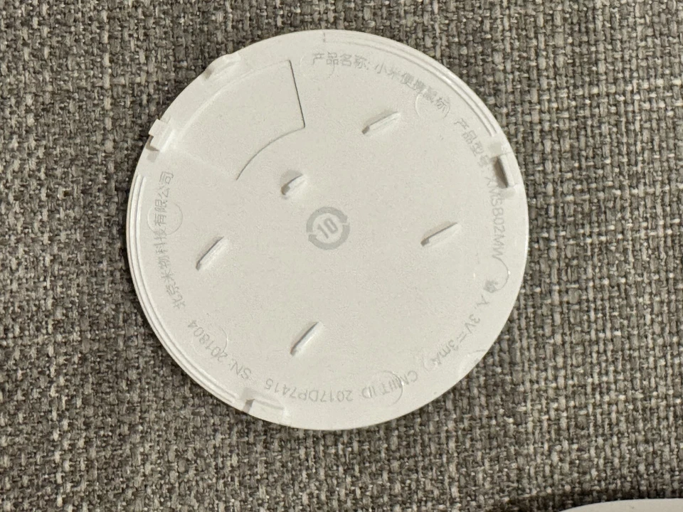 XiaoMi Portable mouse Bluetooth / Wireless 2.4Ghz Lightweight quiet office mouse - Image 3 of 3