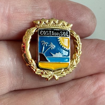 Costa del Sol Crowned Crest Wreath Souvenir Enamel Lapel Pin Spain Beach