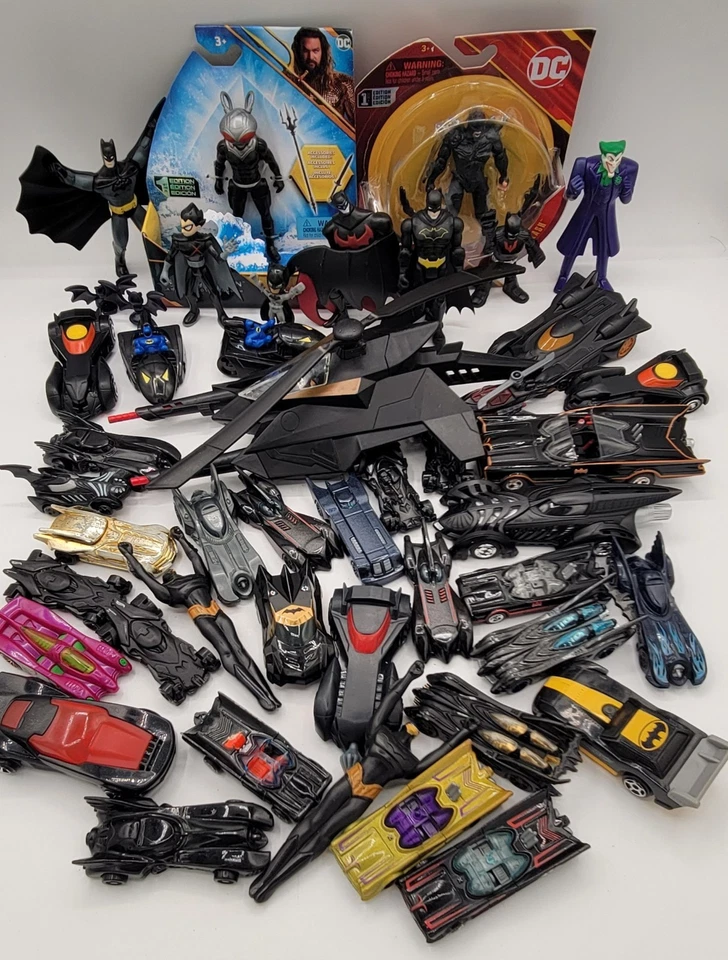 Lote Batman - 40+ BATMÓVILES Diecast y muchas figuras más un Batcopter Foto 3 de 4