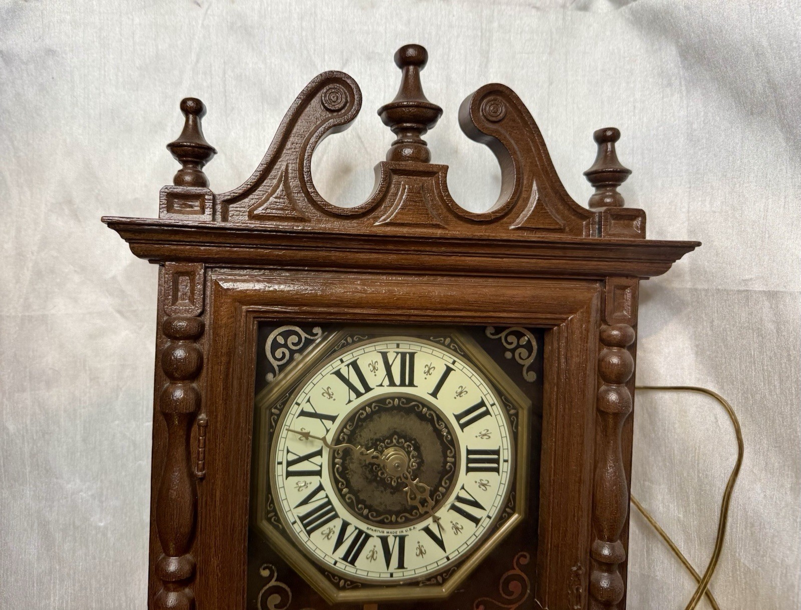 Vintage 1960’s Spartus Electric Pendulum Clock- Great Condition (Model #C6576)