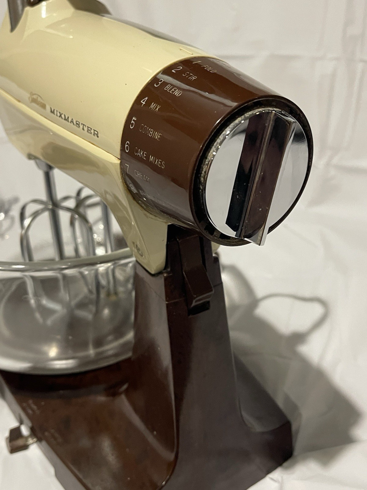 VINTAGE SUNBEAM VISTA DELUXE MIXMASTER 12 Speed Mixer w/ Bowls Dough Hooks -9gw