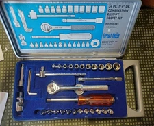 Vintage Great Neck Tools Combo Ratchet and Socket set