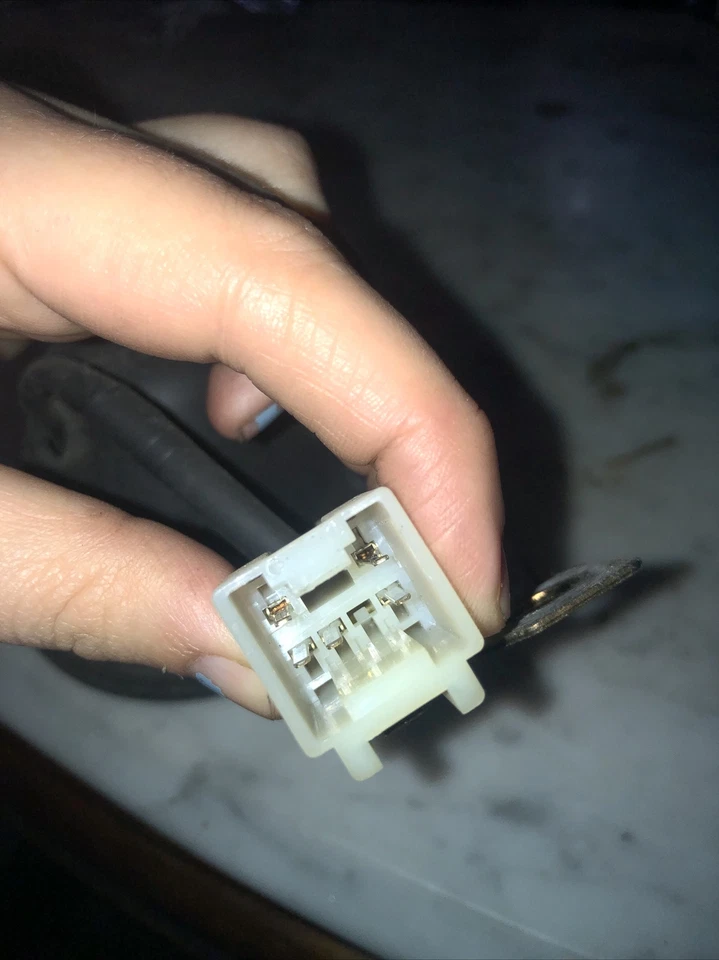 Mitsubishi 3000gt 1994-1997 puntal trasero sensor tapas cables plástico roto borde g1 Foto 4 de 4