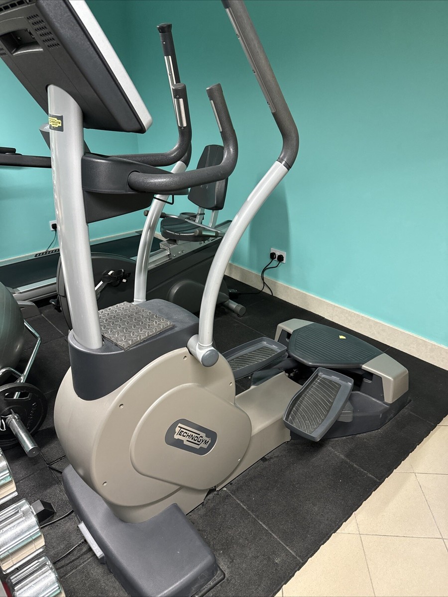 Technogym Crossover Excite Wave 700 Lateral Cross Trainer Unity