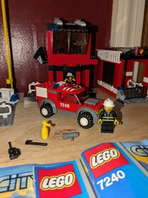 LEGO CITY: Fire Station (7240),  (7241), (7239),(7942) retired 2005 