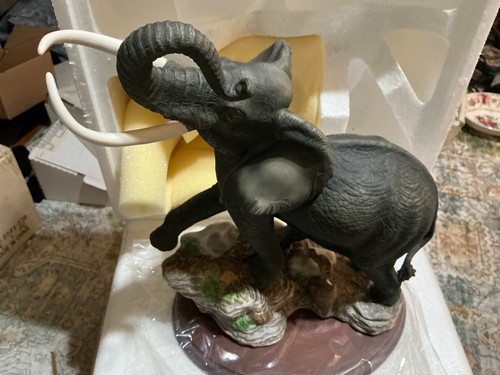 FRANKLIN MINT 1989 RULER OF THE AFRICAN PLAINS AFRICAN WILDLIFE FOUNDATION ISSUE - Picture 2 of 4