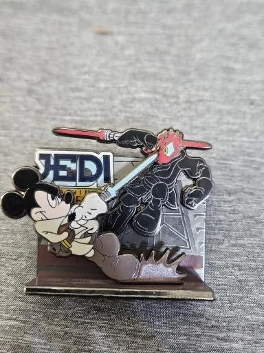 Disney Star Wars Enamel Pin Mickey Jedi vs Darth Maul Official Pin Trading 2008