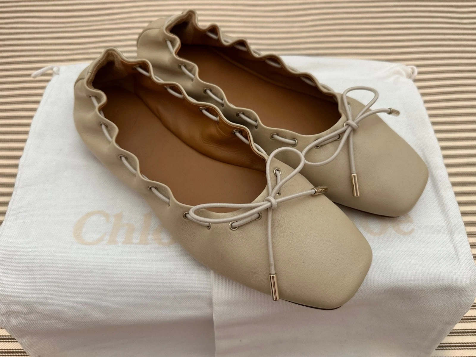 Authentic Chloe Ballet Flats Oracia Ballerinas Pearly Grey ~ Sz 38
Opens in a new window or tab