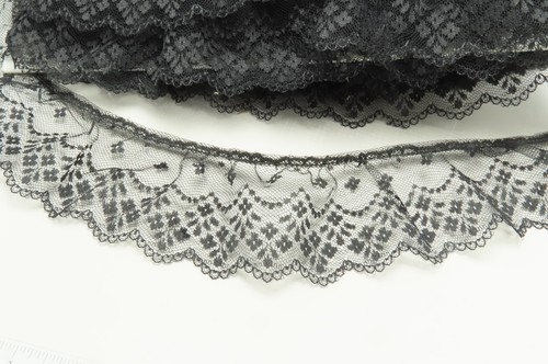 Perno de encaje con volantes de 2 1/2" negro floral 18 yardas - Imagen 3 de 3