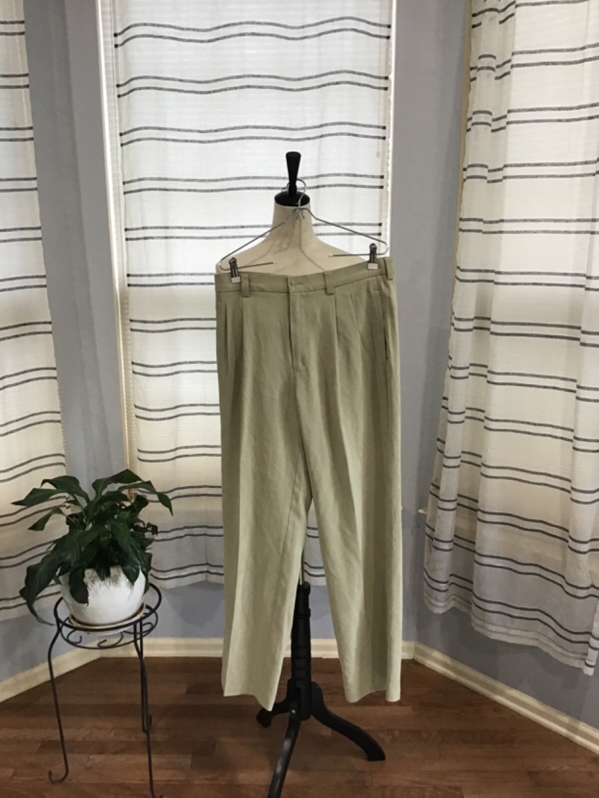 Tommy Bahama Chino Pants Beige 100% Silk Size 33x32