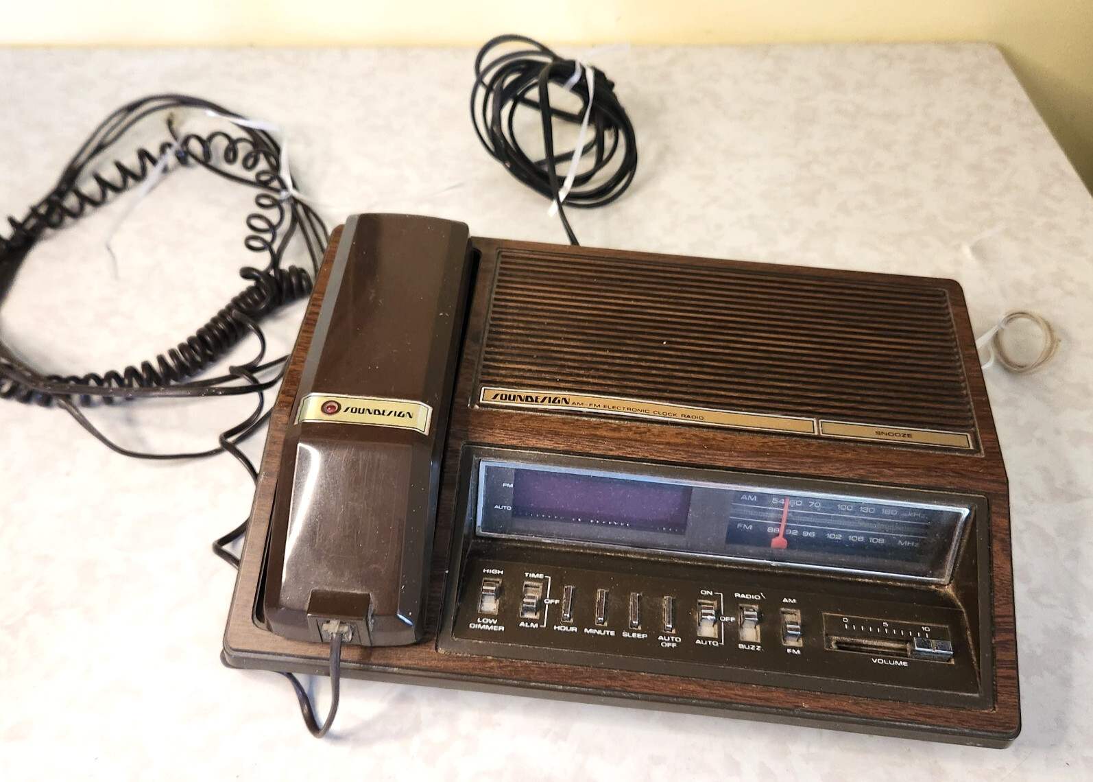 Soundesign Phone Alarm Clock AM/FM Radio Combo Vintage Works p2
