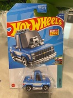2022 Hot Wheels #104 Toon’D '83 Chevy Silverado Pickup Blau 1:64