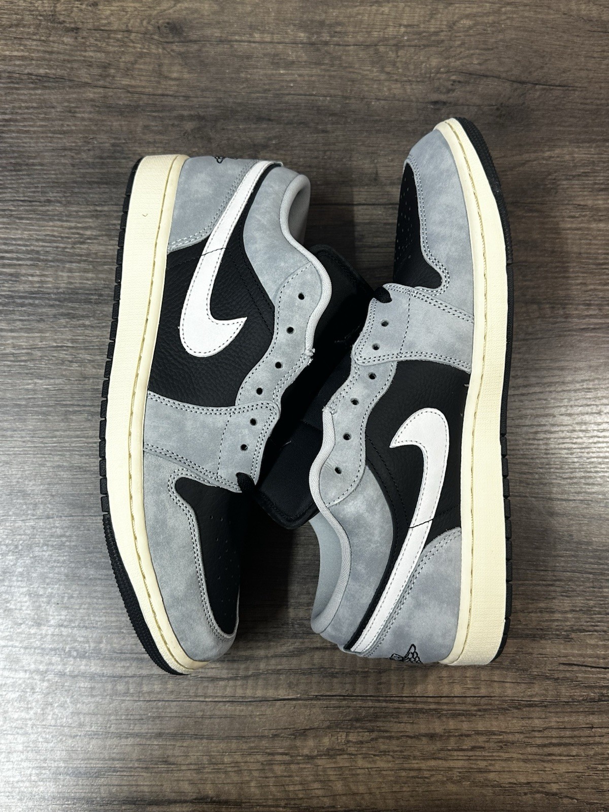 Nike Air Jordan 1 Low Light Smoke Grey HQ2010-012 Men’s Size 12.5