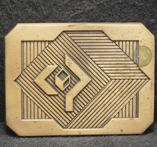 XF15128 COOL VINTAGE 1970s  ABSTRACT ARTWORK  UNISEX FASHION BRASS BELT BUCKLE