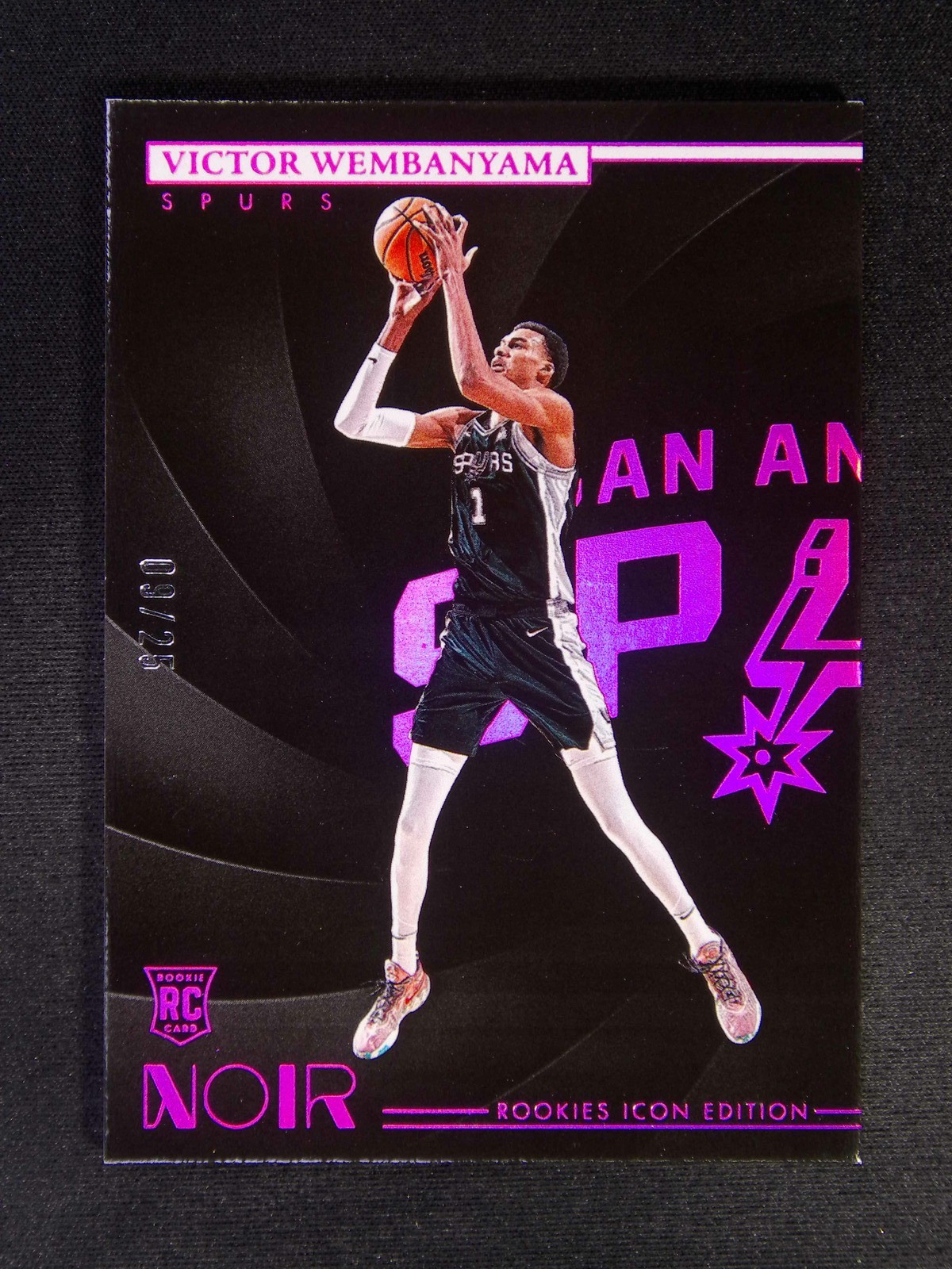 2023-24 Panini Noir Victor Wembanyama #179 RC Icon Edition Holo Red /25