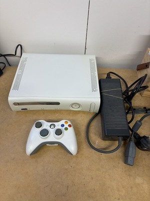 Microsoft Xbox 360 Konsole mit Controller und Netzteil Disc Tray Sticks