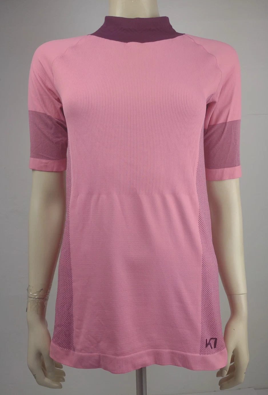 Kari Traa pink purple short sleeve mock neck base layer top womens Medium