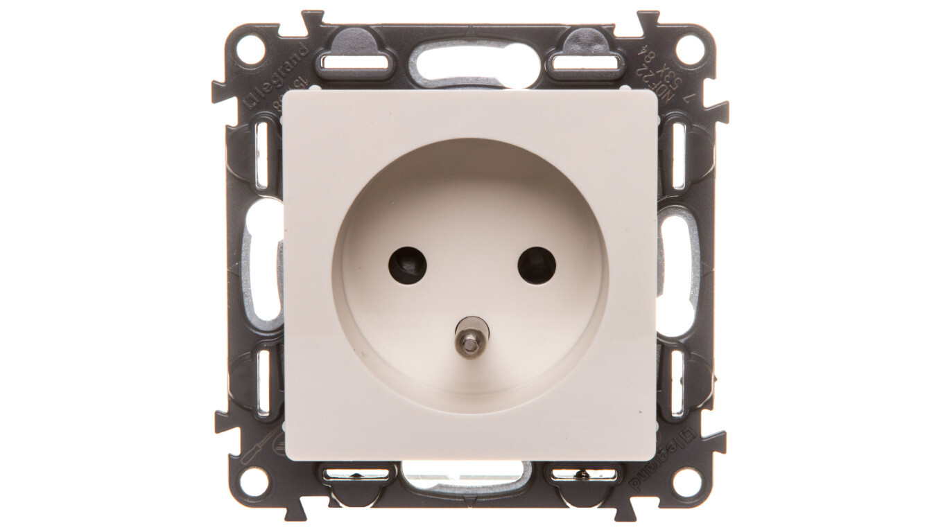 VALENA LIFE Single socket w/u 2P+Z with shutters cream 753284 /T2UK