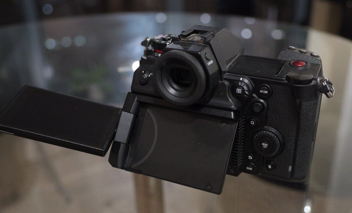 Panasonic LUMIX S1H 24.2MP Full Frame Mirrorless Digital Camera Black