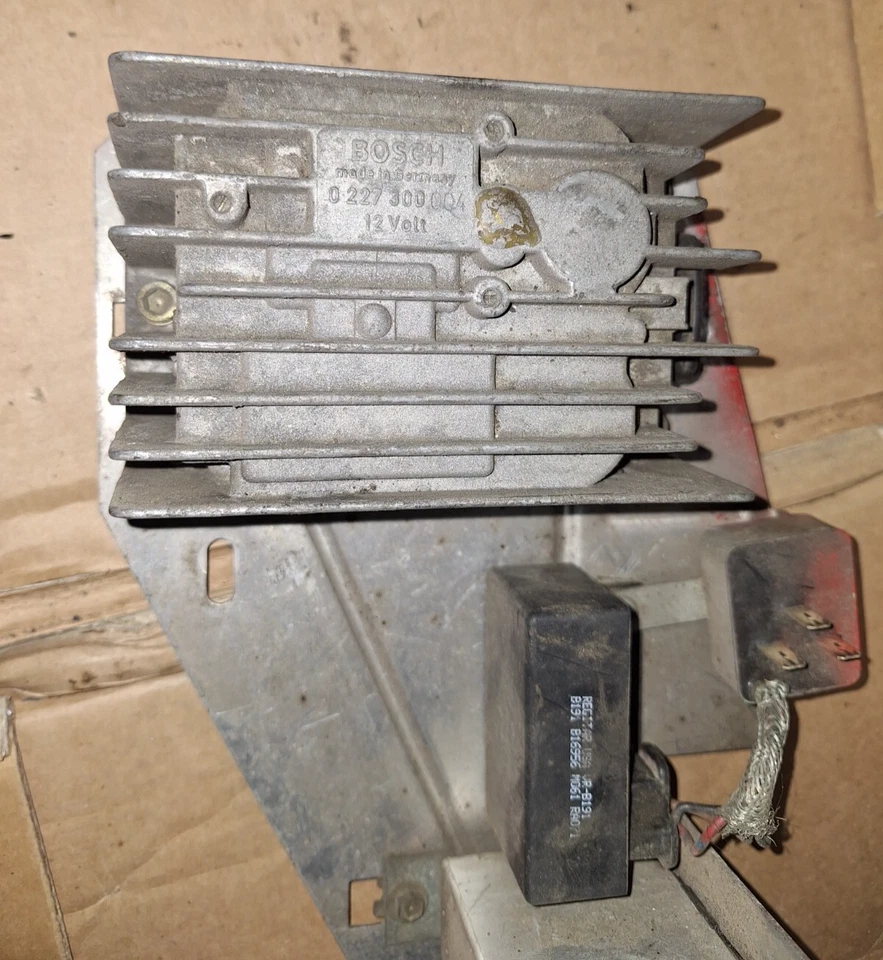 Relè Finestrino Modulo Accensione Porsche 3.0 Benzina 930 911 Targa 1980 0227300004 - Immagine 2 di 4