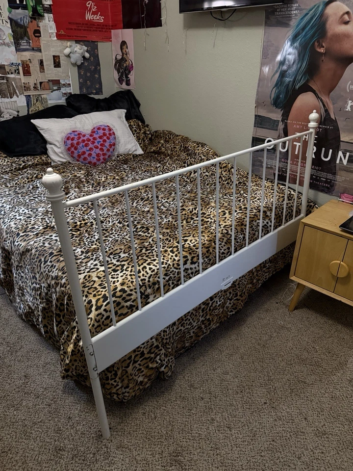 victoriano-esque blanco IKEA LEIRVIK estribo/cabecero Foto 2 de 3