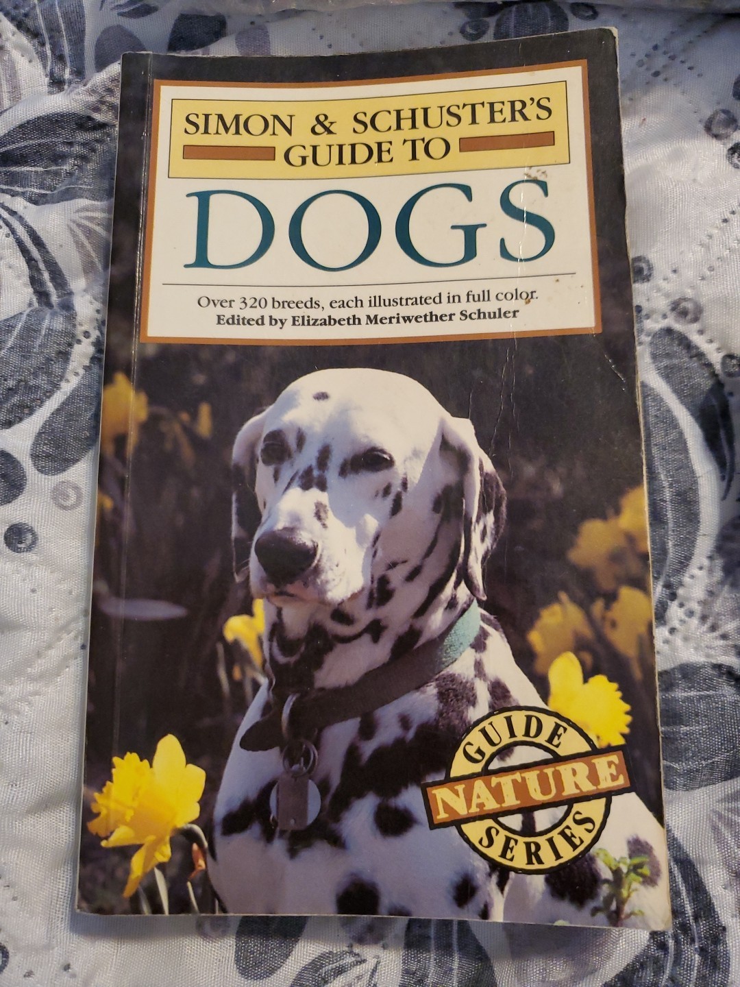 Simon and Schuster's Guide to Dogs 320+ Breeds Illustrated Reference Book Types