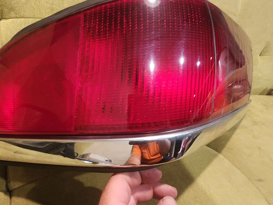 Luz trasera izquierda conductor Mercury Grand Marquis 1992-1994 luz trasera exterior fabricante de equipos originales Foto 4 de 4