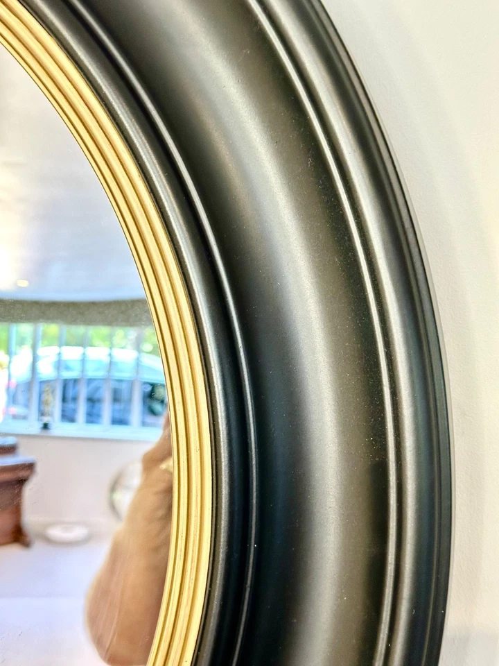 26"/66 cm  Wooden Convex Butler's Mirror - black and gold. - Image 4 of 4